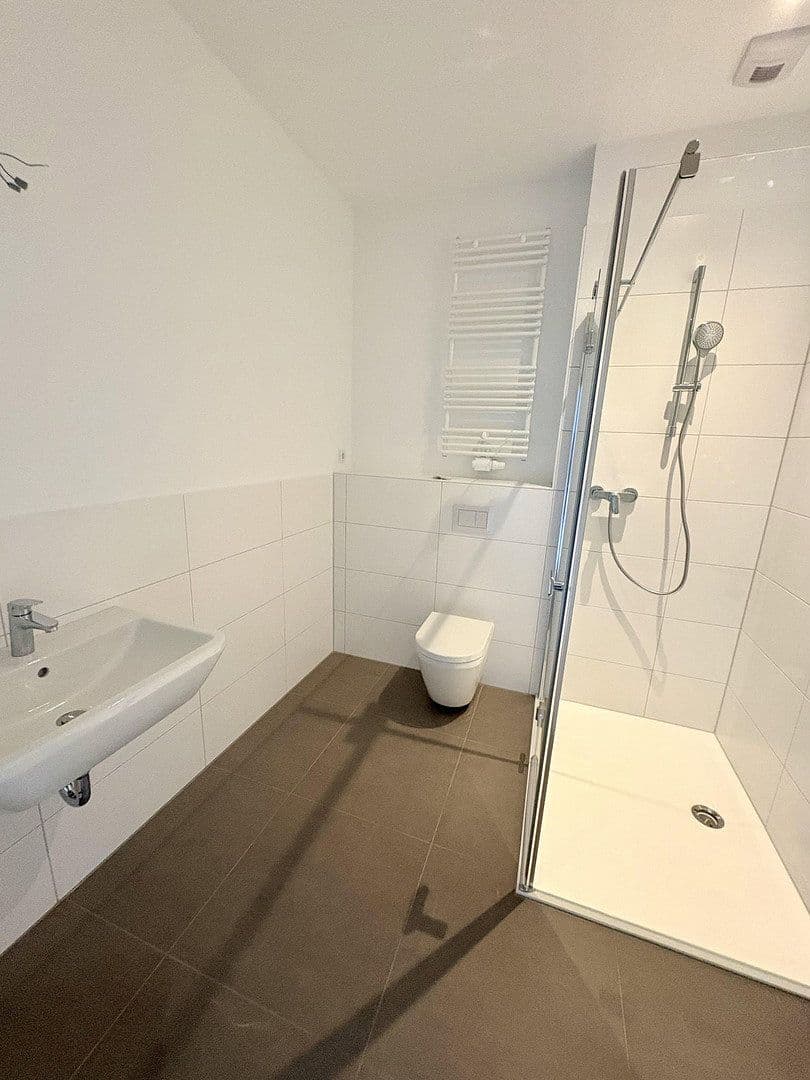 Prenájom domu 145 m², pozemek 115 m², Lilienstrasse 29., Stein, Bavorsko Prenájom domu 145 m², pozemek 115 m², Lilienstrasse 29., Stein, Bavorsko