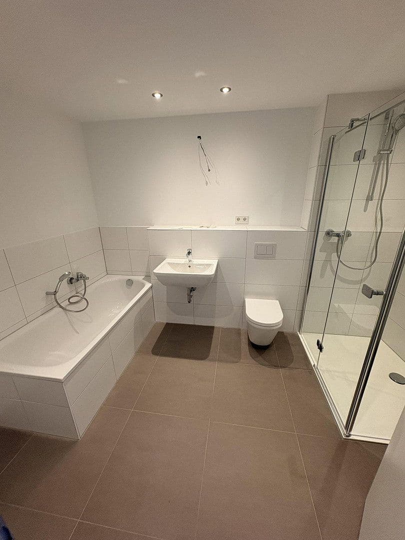 Prenájom domu 145 m², pozemek 115 m², Lilienstrasse 29., Stein, Bavorsko Prenájom domu 145 m², pozemek 115 m², Lilienstrasse 29., Stein, Bavorsko