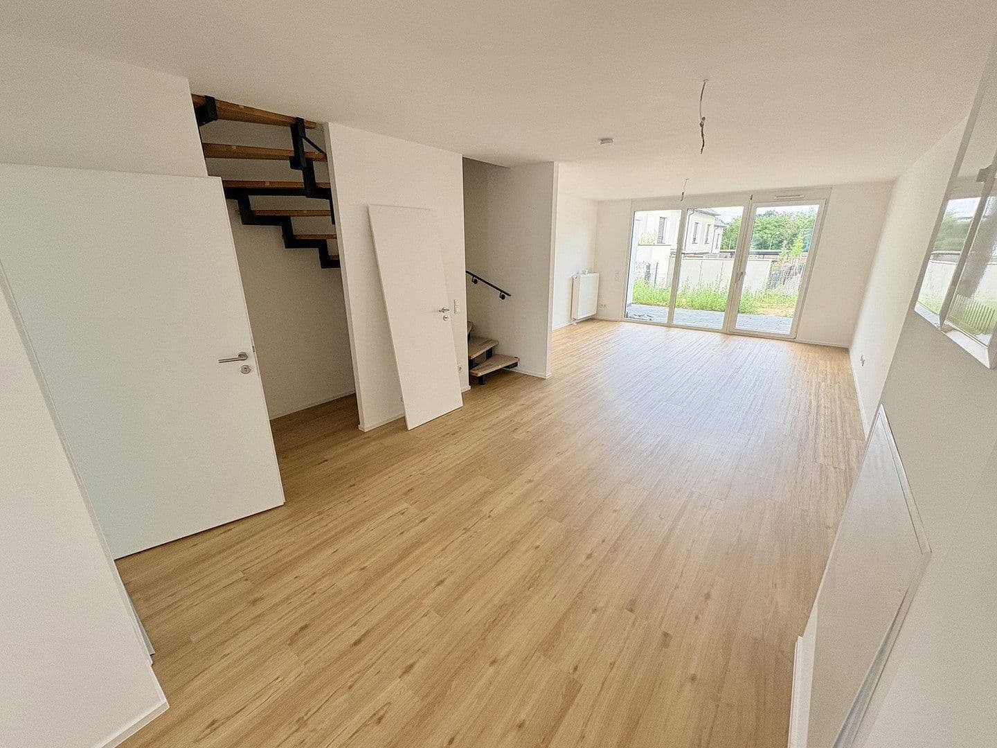 Prenájom domu 145 m², pozemek 115 m², Lilienstrasse 29., Stein, Bavorsko Prenájom domu 145 m², pozemek 115 m², Lilienstrasse 29., Stein, Bavorsko