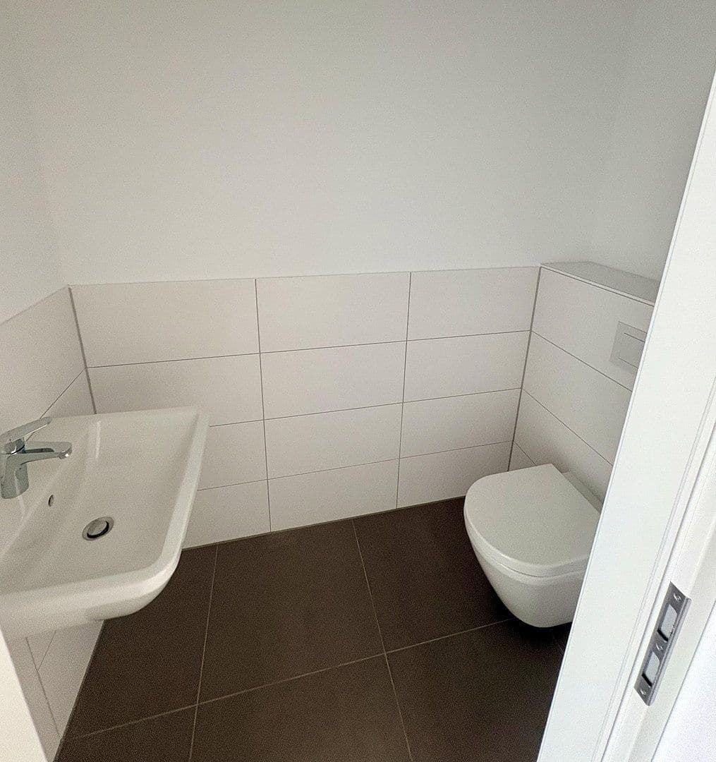 Prenájom domu 145 m², pozemek 115 m², Lilienstrasse 29., Stein, Bavorsko Prenájom domu 145 m², pozemek 115 m², Lilienstrasse 29., Stein, Bavorsko