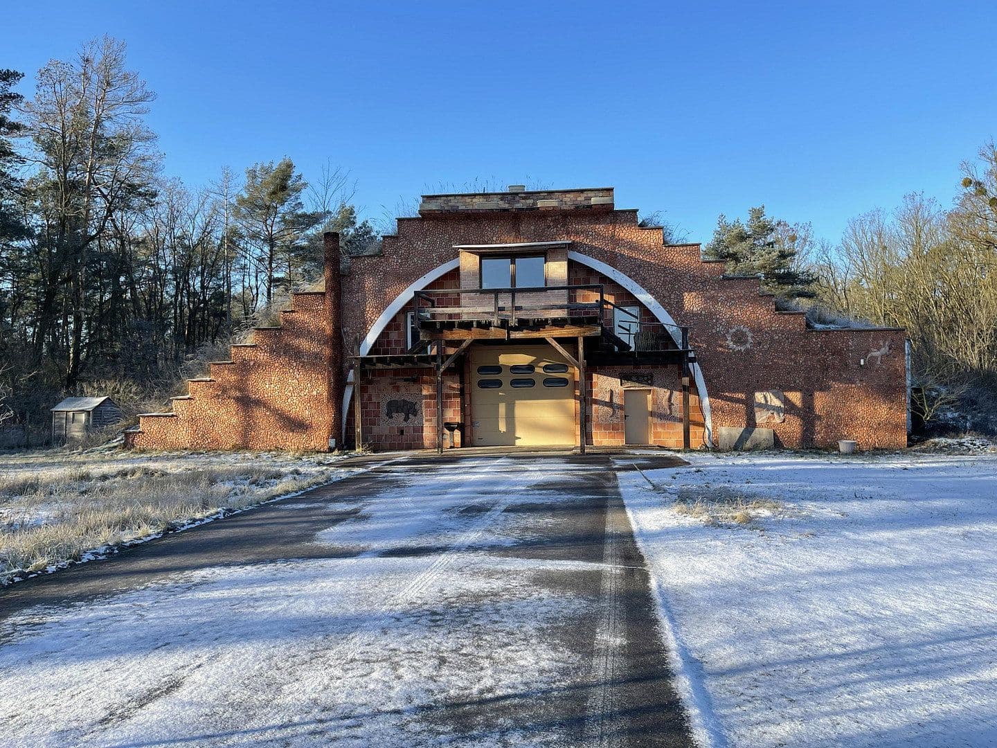 Predaj nebytového priestoru 5.404 m², Zur Alten Landebahn 8, Neuhardenberg, Brandenbursko Predaj nebytového priestoru 5.404 m², Zur Alten Landebahn 8, Neuhardenberg, Brandenbursko