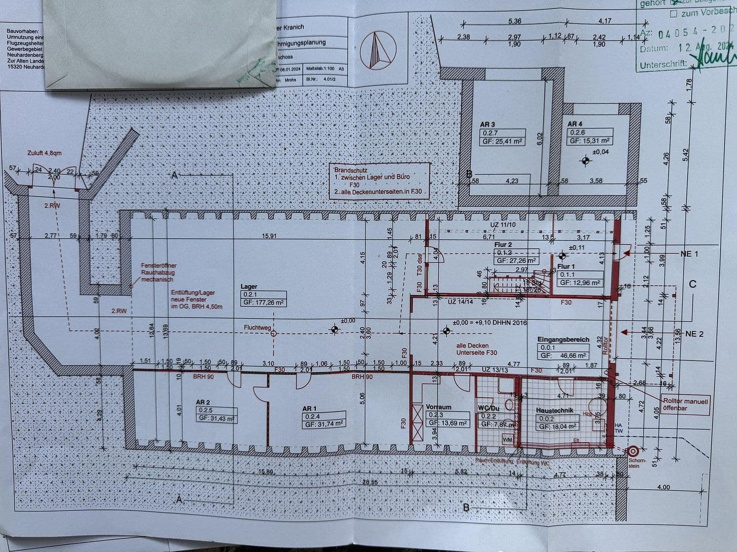 Predaj nebytového priestoru 5.404 m², Zur Alten Landebahn 8, Neuhardenberg, Brandenbursko Predaj nebytového priestoru 5.404 m², Zur Alten Landebahn 8, Neuhardenberg, Brandenbursko