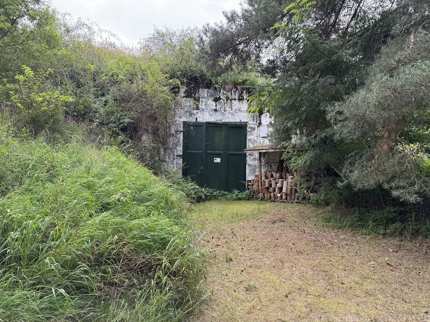 Predaj nebytového priestoru 5.404 m², Zur Alten Landebahn 8, Neuhardenberg, Brandenbursko Predaj nebytového priestoru 5.404 m², Zur Alten Landebahn 8, Neuhardenberg, Brandenbursko