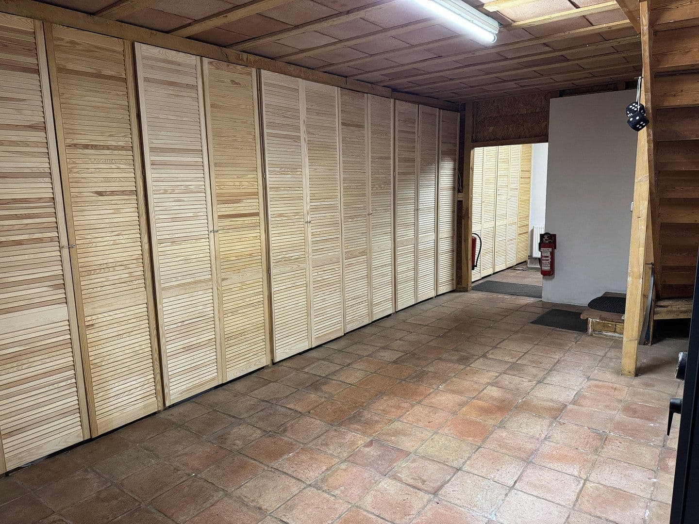 Predaj nebytového priestoru 5.404 m², Zur Alten Landebahn 8, Neuhardenberg, Brandenbursko Predaj nebytového priestoru 5.404 m², Zur Alten Landebahn 8, Neuhardenberg, Brandenbursko