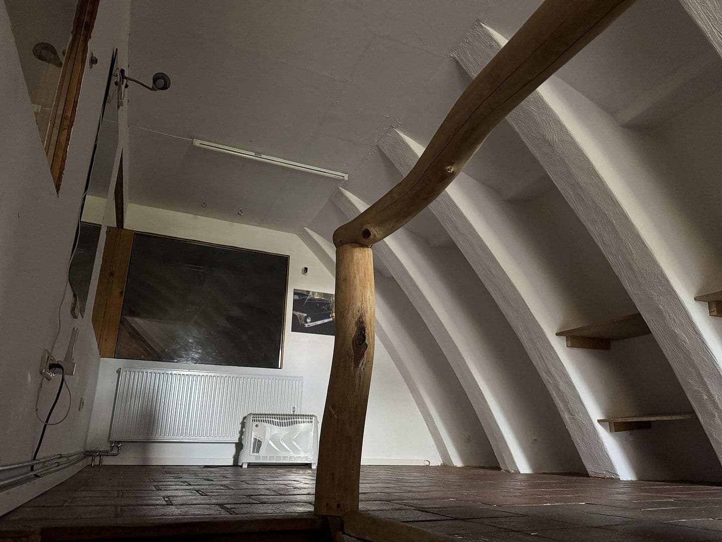 Predaj nebytového priestoru 5.404 m², Zur Alten Landebahn 8, Neuhardenberg, Brandenbursko Predaj nebytového priestoru 5.404 m², Zur Alten Landebahn 8, Neuhardenberg, Brandenbursko