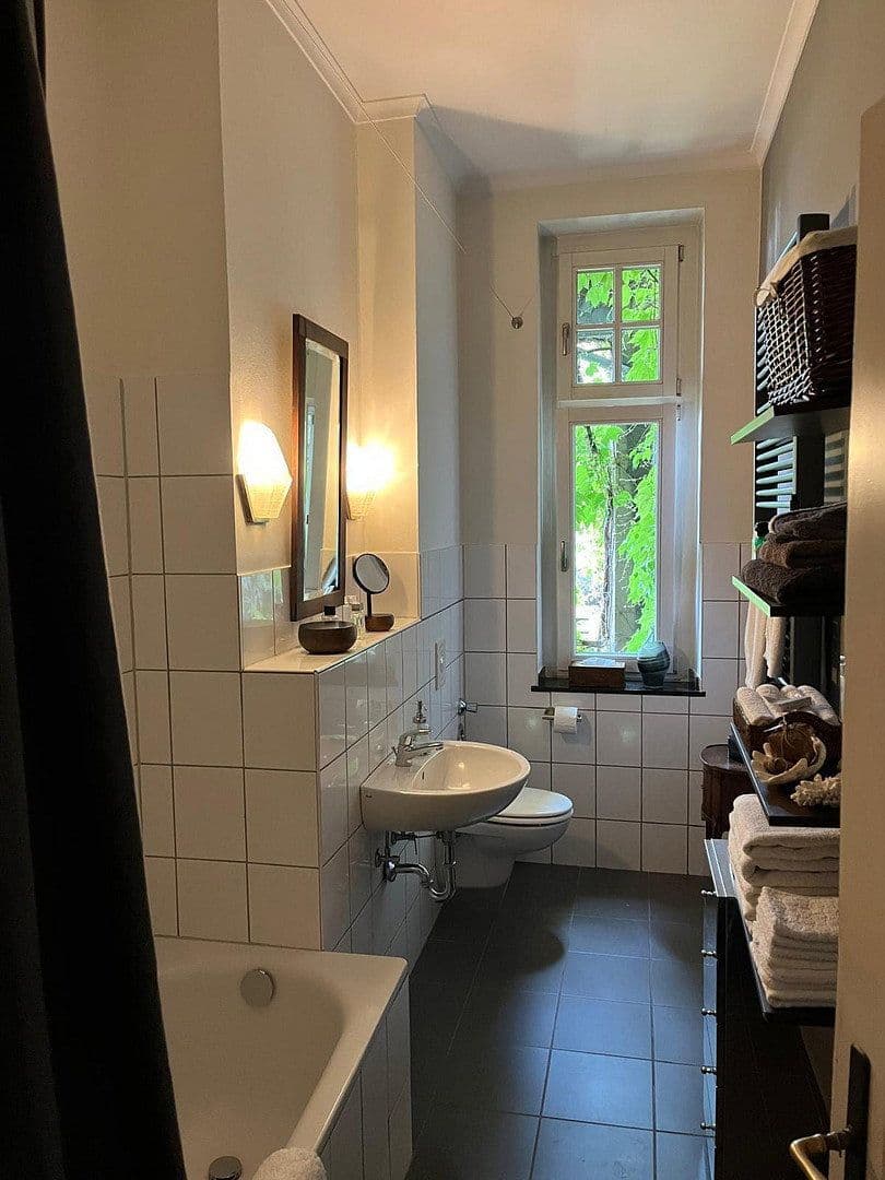 Prenájom bytu 4-izbový 115 m², Ludenberger Straße 11, düsseldorf, Severné Porýnie - Westfálsko Prenájom bytu 4-izbový 115 m², Ludenberger Straße 11, düsseldorf, Severné Porýnie - Westfálsko