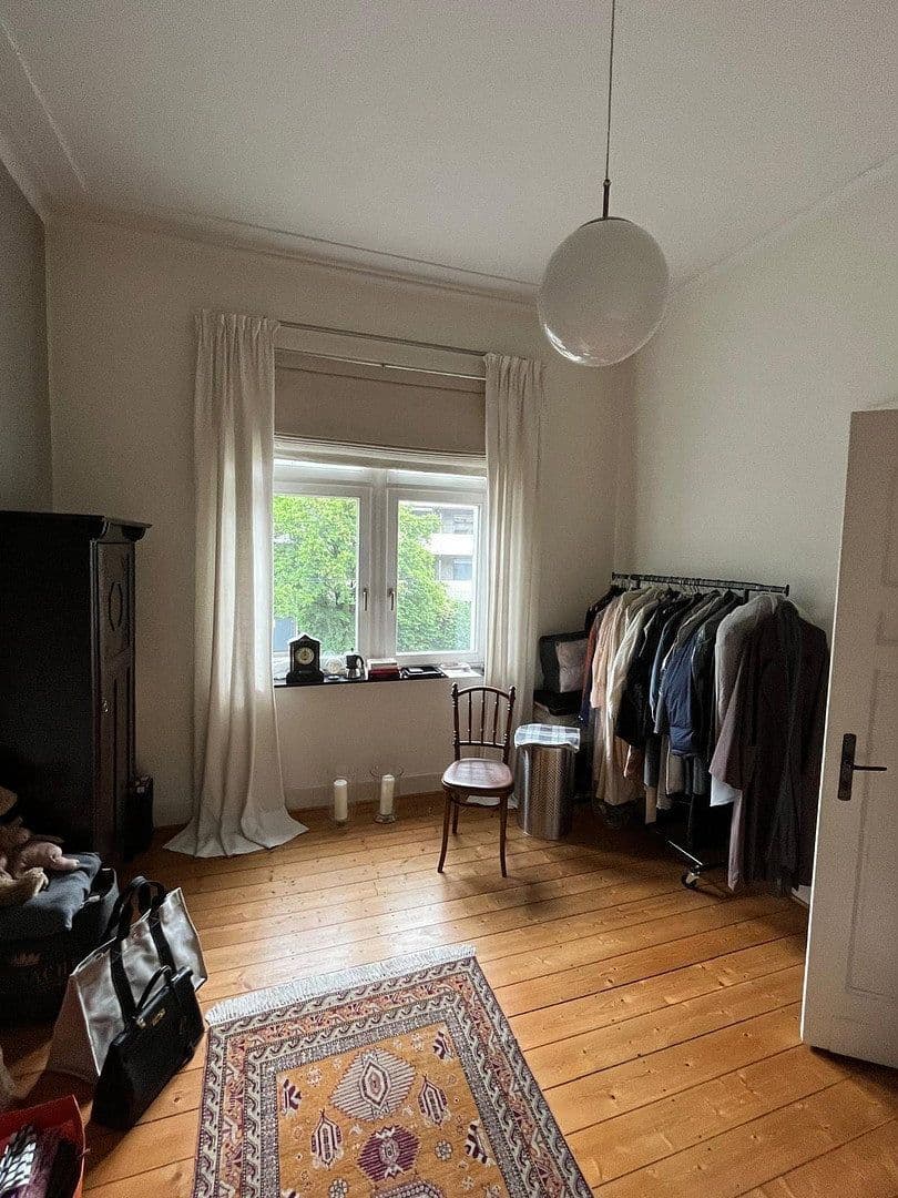 Prenájom bytu 4-izbový 115 m², Ludenberger Straße 11, düsseldorf, Severné Porýnie - Westfálsko Prenájom bytu 4-izbový 115 m², Ludenberger Straße 11, düsseldorf, Severné Porýnie - Westfálsko