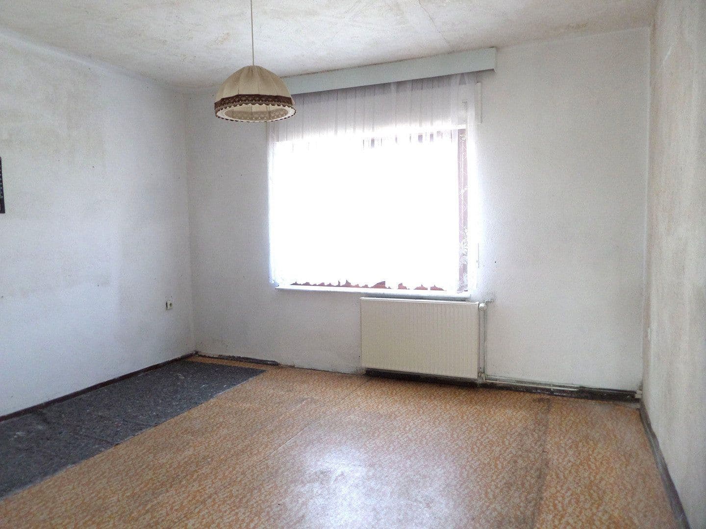 Predaj domu 131 m², pozemek 570 m², Lauchhammer, Brandenbursko Predaj domu 131 m², pozemek 570 m², Lauchhammer, Brandenbursko
