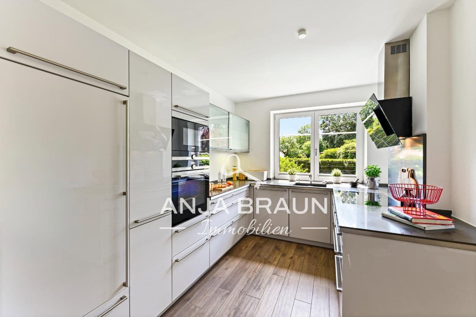 Predaj bytu 4-izbový 129 m², Hamburg, Hamburg Predaj bytu 4-izbový 129 m², Hamburg, Hamburg