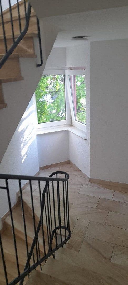 Prenájom bytu 3-izbový 82 m², Offenbach am Main, Hesensko Prenájom bytu 3-izbový 82 m², Offenbach am Main, Hesensko