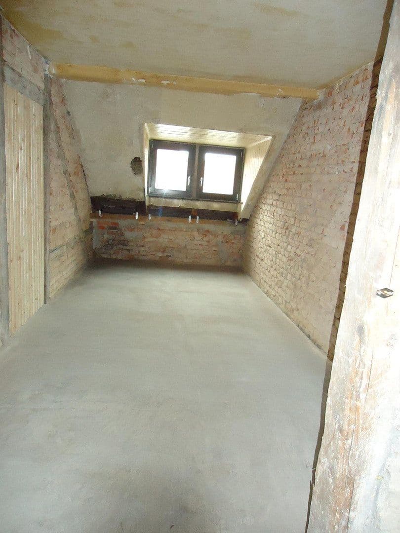 Prenájom bytu 2-izbový 95 m², Innere Plauensche Str.21, Zwickau, Sasko Prenájom bytu 2-izbový 95 m², Innere Plauensche Str.21, Zwickau, Sasko