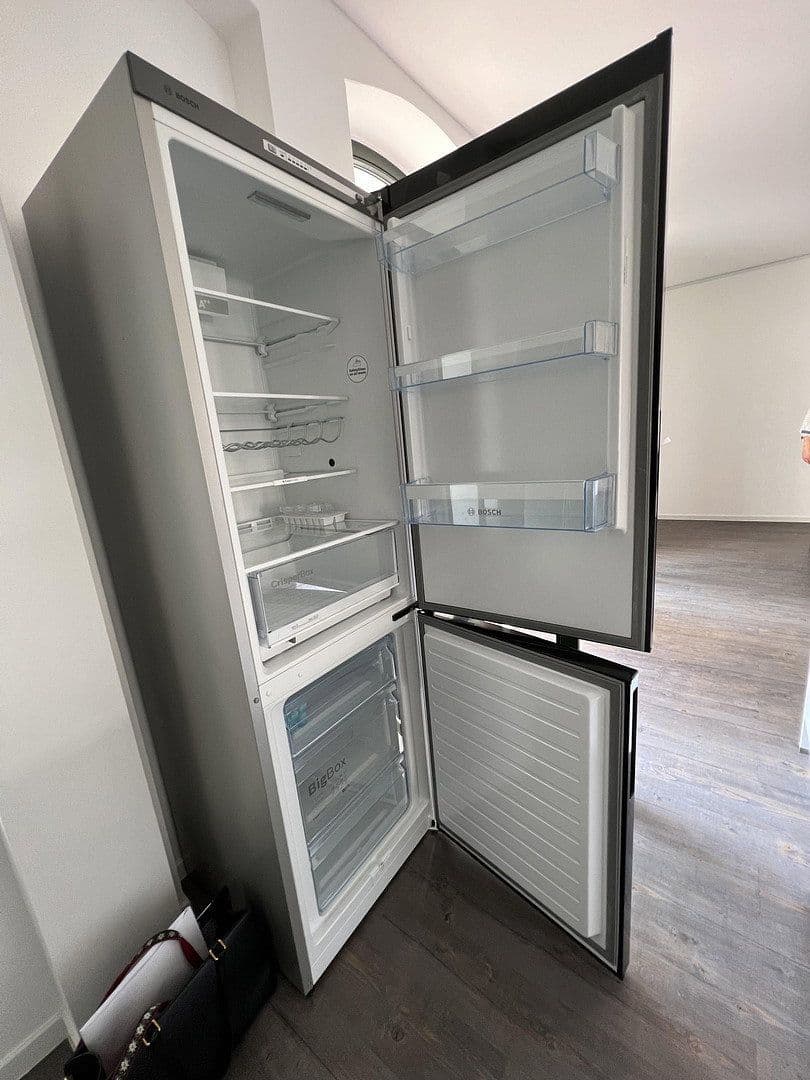 Prenájom bytu 2-izbový 95 m², Innere Plauensche Str.21, Zwickau, Sasko Prenájom bytu 2-izbový 95 m², Innere Plauensche Str.21, Zwickau, Sasko