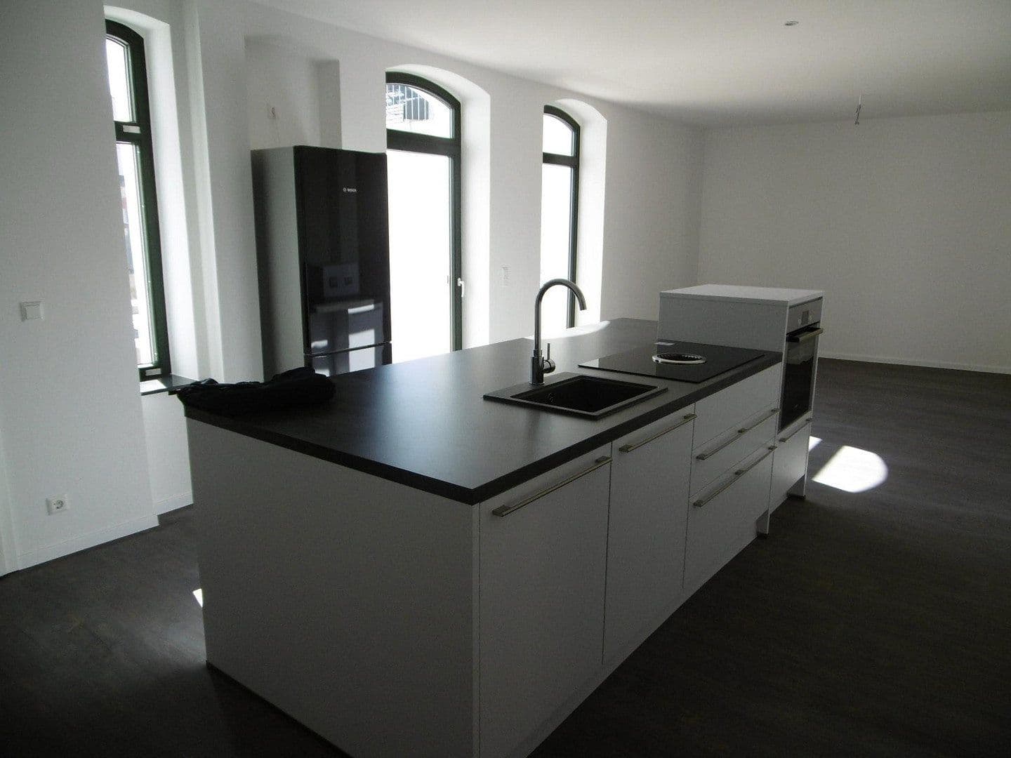 Prenájom bytu 2-izbový 95 m², Innere Plauensche Str.21, Zwickau, Sasko Prenájom bytu 2-izbový 95 m², Innere Plauensche Str.21, Zwickau, Sasko