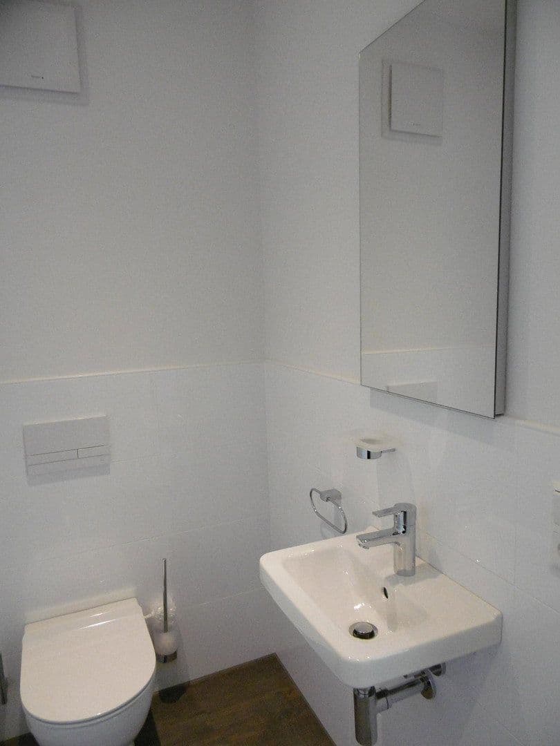 Prenájom bytu 2-izbový 95 m², Innere Plauensche Str.21, Zwickau, Sasko Prenájom bytu 2-izbový 95 m², Innere Plauensche Str.21, Zwickau, Sasko