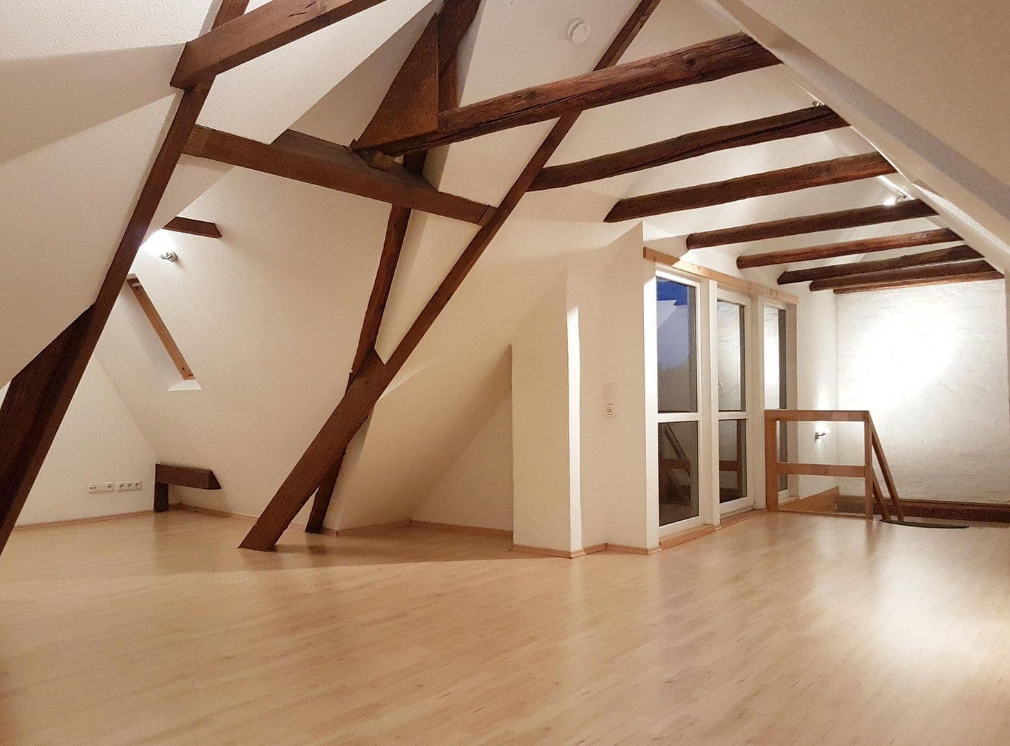 Prenájom bytu 4-izbový 135 m², Hildesheim, Dolné Sasko Prenájom bytu 4-izbový 135 m², Hildesheim, Dolné Sasko