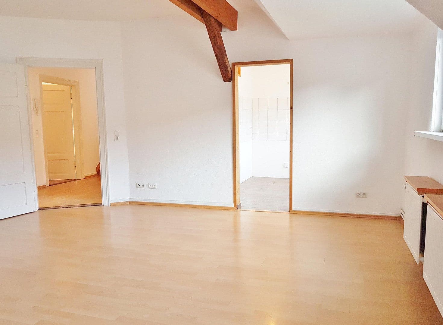 Prenájom bytu 4-izbový 135 m², Hildesheim, Dolné Sasko Prenájom bytu 4-izbový 135 m², Hildesheim, Dolné Sasko
