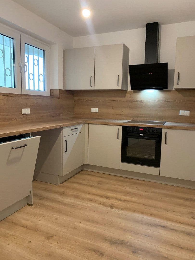 Prenájom bytu 3-izbový 89 m², Feldbergstr. 16, Heusenstamm, Hesensko Prenájom bytu 3-izbový 89 m², Feldbergstr. 16, Heusenstamm, Hesensko