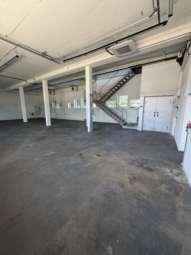 Prenájom nebytového priestoru 400 m², Esslingerstr.18, Altbach, Bádensko-Wurttembersko Prenájom nebytového priestoru 400 m², Esslingerstr.18, Altbach, Bádensko-Wurttembersko