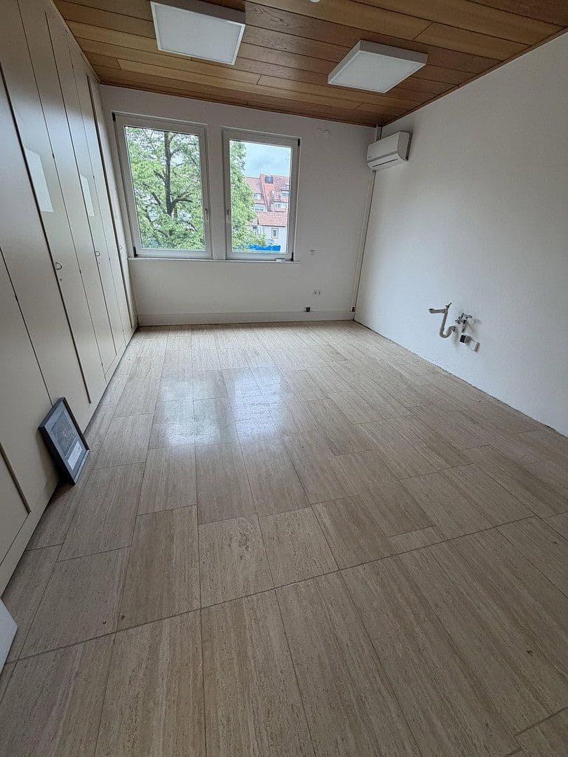 Prenájom nebytového priestoru 400 m², Esslingerstr.18, Altbach, Bádensko-Wurttembersko Prenájom nebytového priestoru 400 m², Esslingerstr.18, Altbach, Bádensko-Wurttembersko