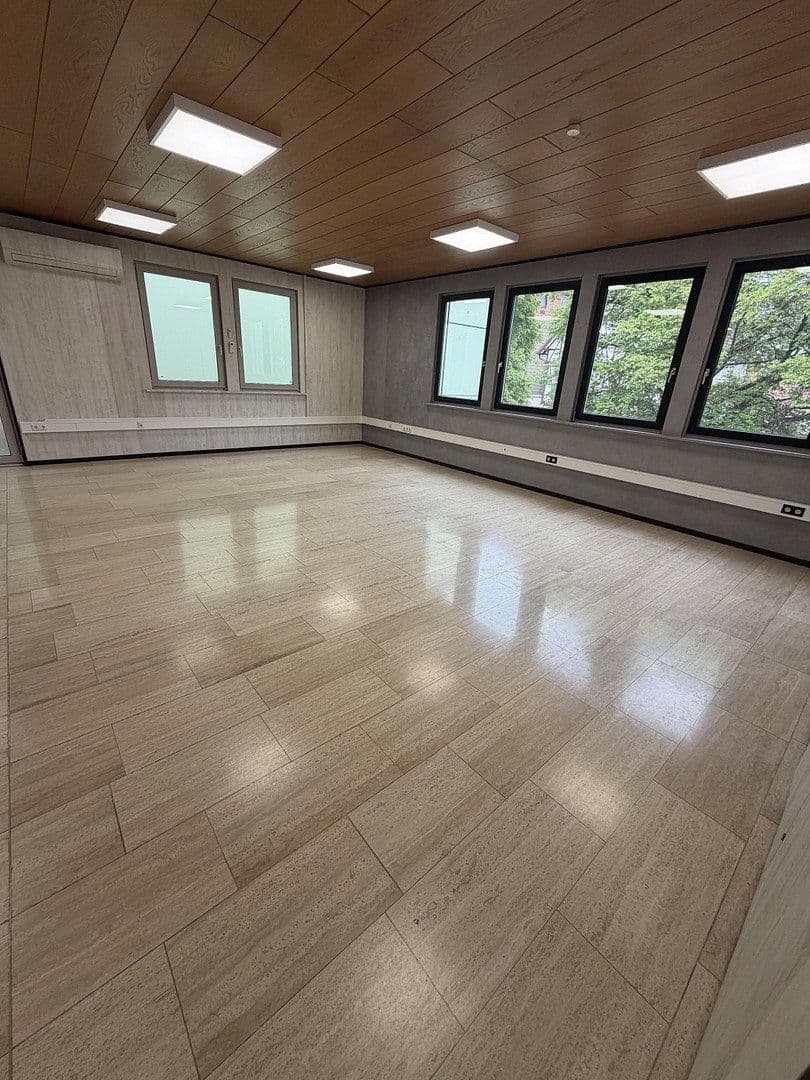 Prenájom nebytového priestoru 400 m², Esslingerstr.18, Altbach, Bádensko-Wurttembersko Prenájom nebytového priestoru 400 m², Esslingerstr.18, Altbach, Bádensko-Wurttembersko