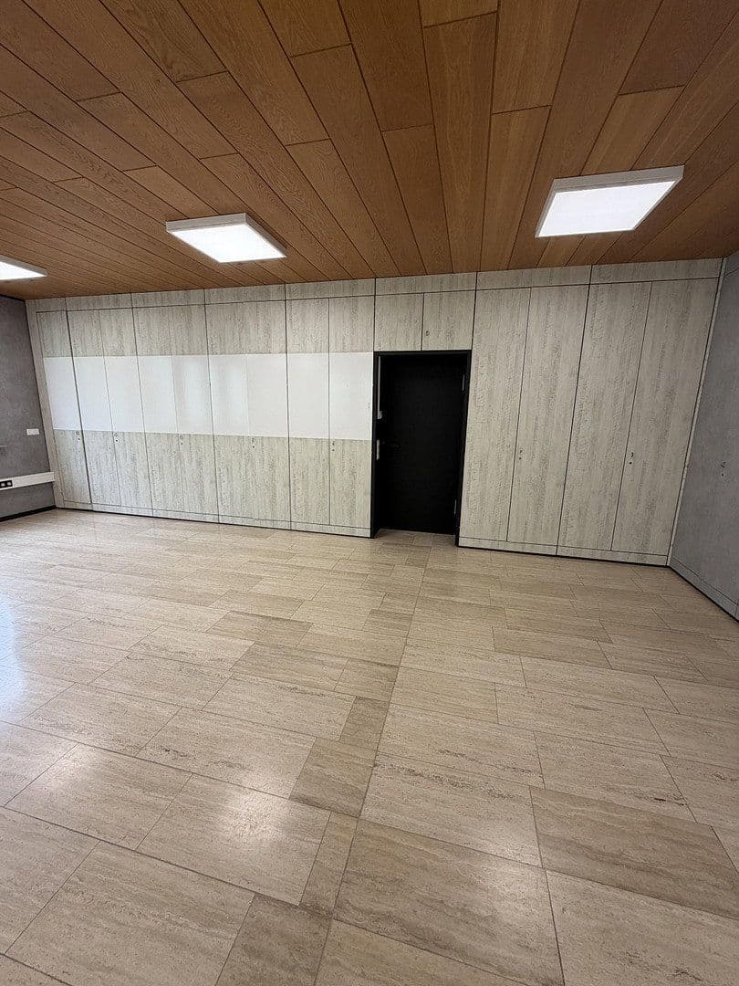 Prenájom nebytového priestoru 400 m², Esslingerstr.18, Altbach, Bádensko-Wurttembersko Prenájom nebytového priestoru 400 m², Esslingerstr.18, Altbach, Bádensko-Wurttembersko