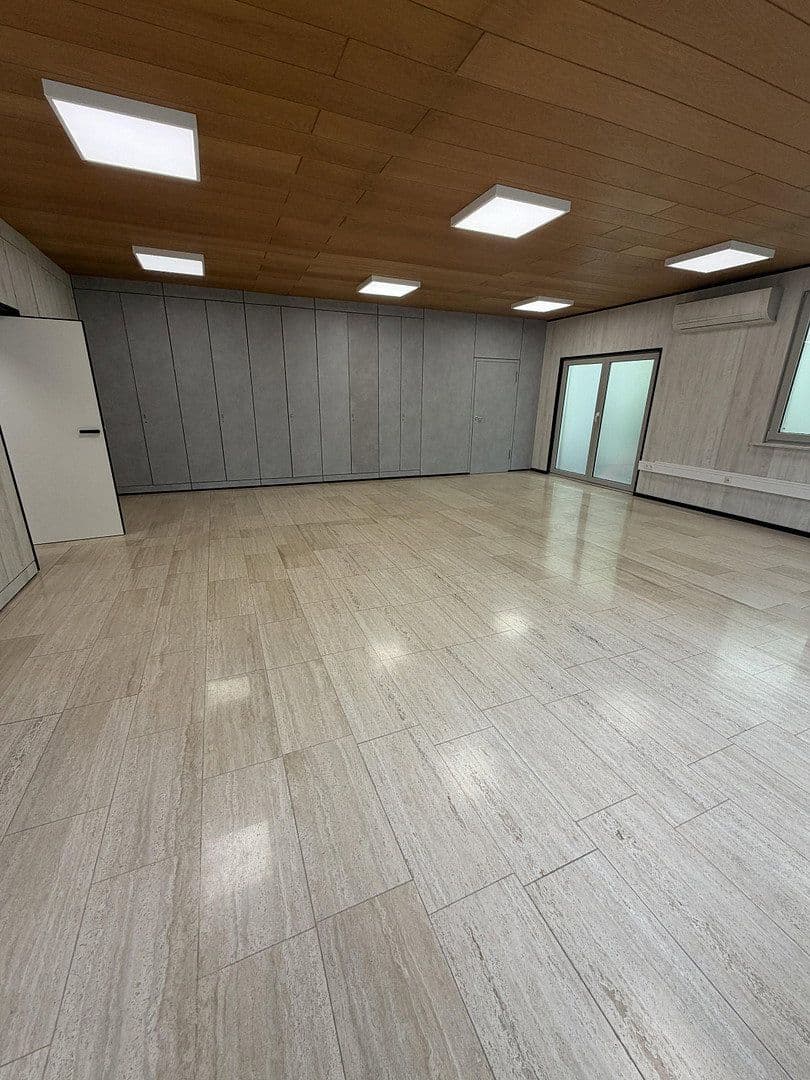 Prenájom nebytového priestoru 400 m², Esslingerstr.18, Altbach, Bádensko-Wurttembersko Prenájom nebytového priestoru 400 m², Esslingerstr.18, Altbach, Bádensko-Wurttembersko