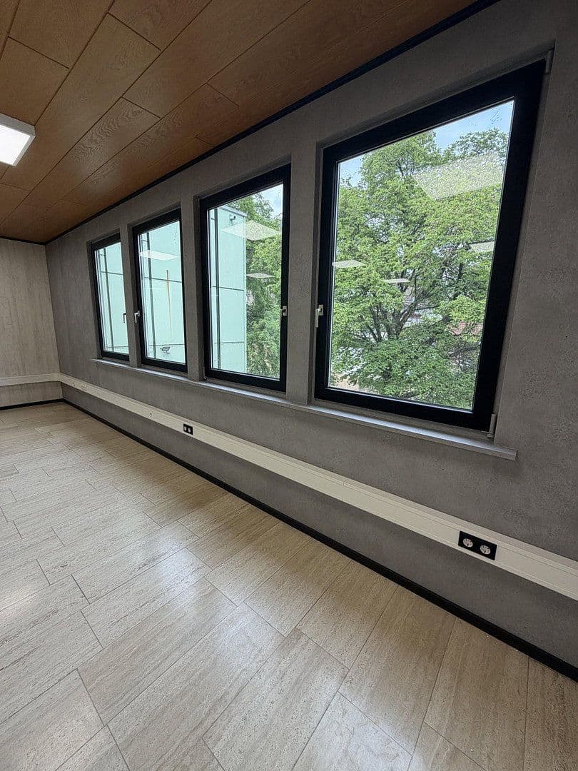 Prenájom nebytového priestoru 400 m², Esslingerstr.18, Altbach, Bádensko-Wurttembersko Prenájom nebytového priestoru 400 m², Esslingerstr.18, Altbach, Bádensko-Wurttembersko