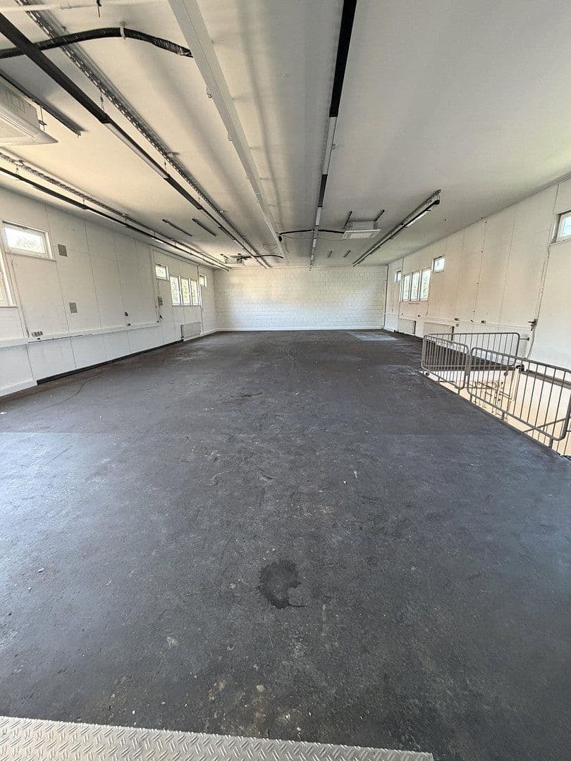 Prenájom nebytového priestoru 400 m², Esslingerstr.18, Altbach, Bádensko-Wurttembersko Prenájom nebytového priestoru 400 m², Esslingerstr.18, Altbach, Bádensko-Wurttembersko
