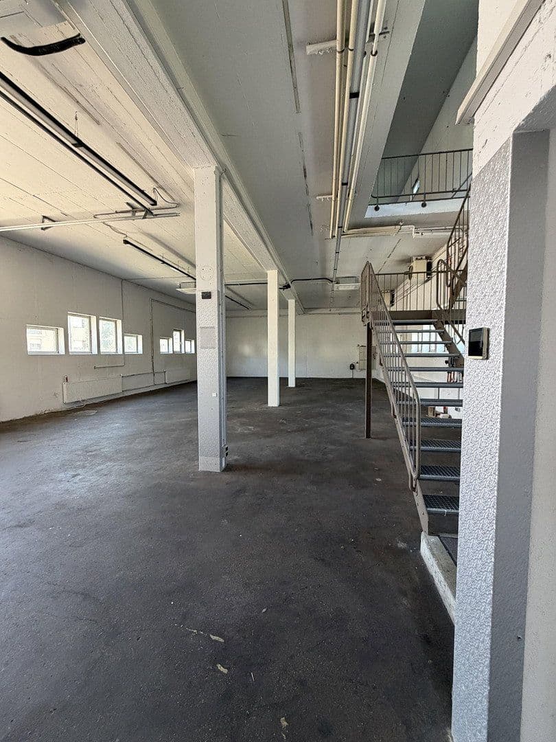 Prenájom nebytového priestoru 400 m², Esslingerstr.18, Altbach, Bádensko-Wurttembersko Prenájom nebytového priestoru 400 m², Esslingerstr.18, Altbach, Bádensko-Wurttembersko