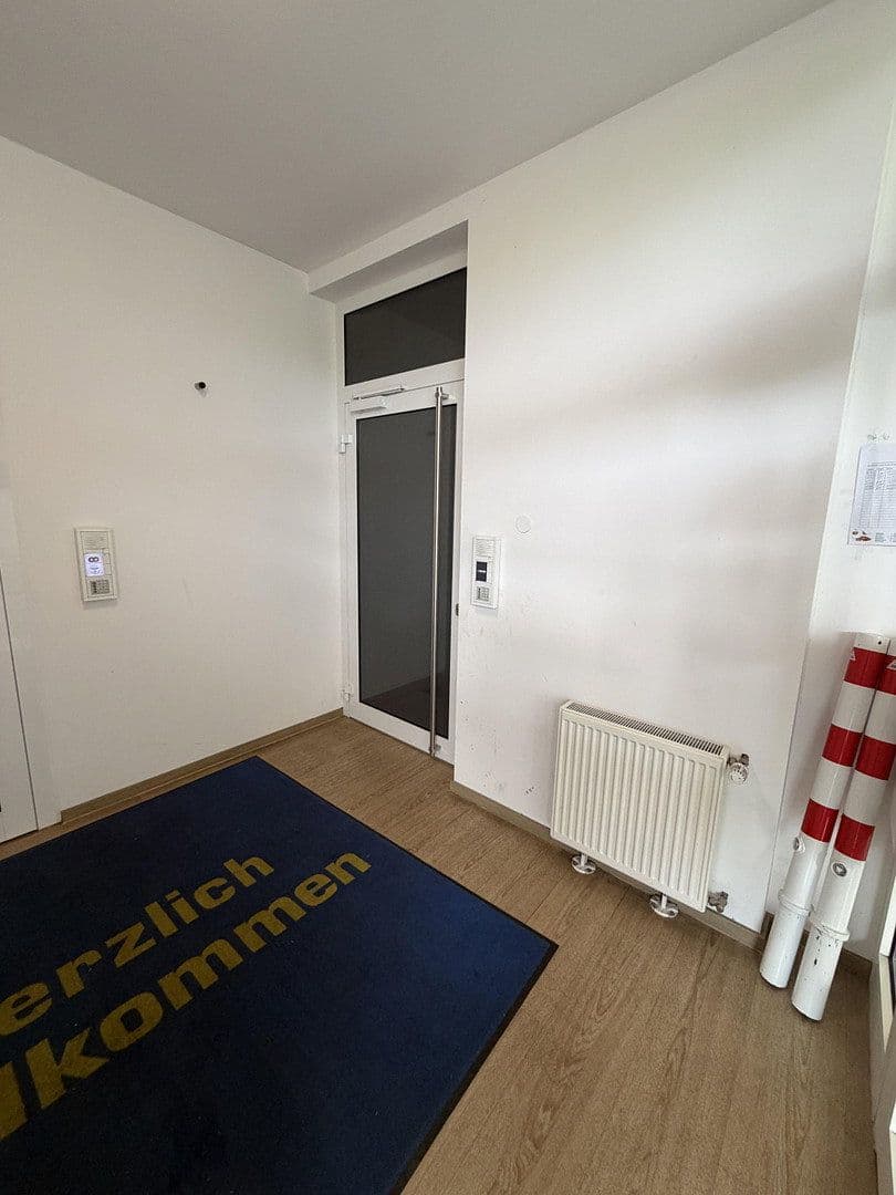 Prenájom nebytového priestoru 400 m², Esslingerstr.18, Altbach, Bádensko-Wurttembersko Prenájom nebytového priestoru 400 m², Esslingerstr.18, Altbach, Bádensko-Wurttembersko