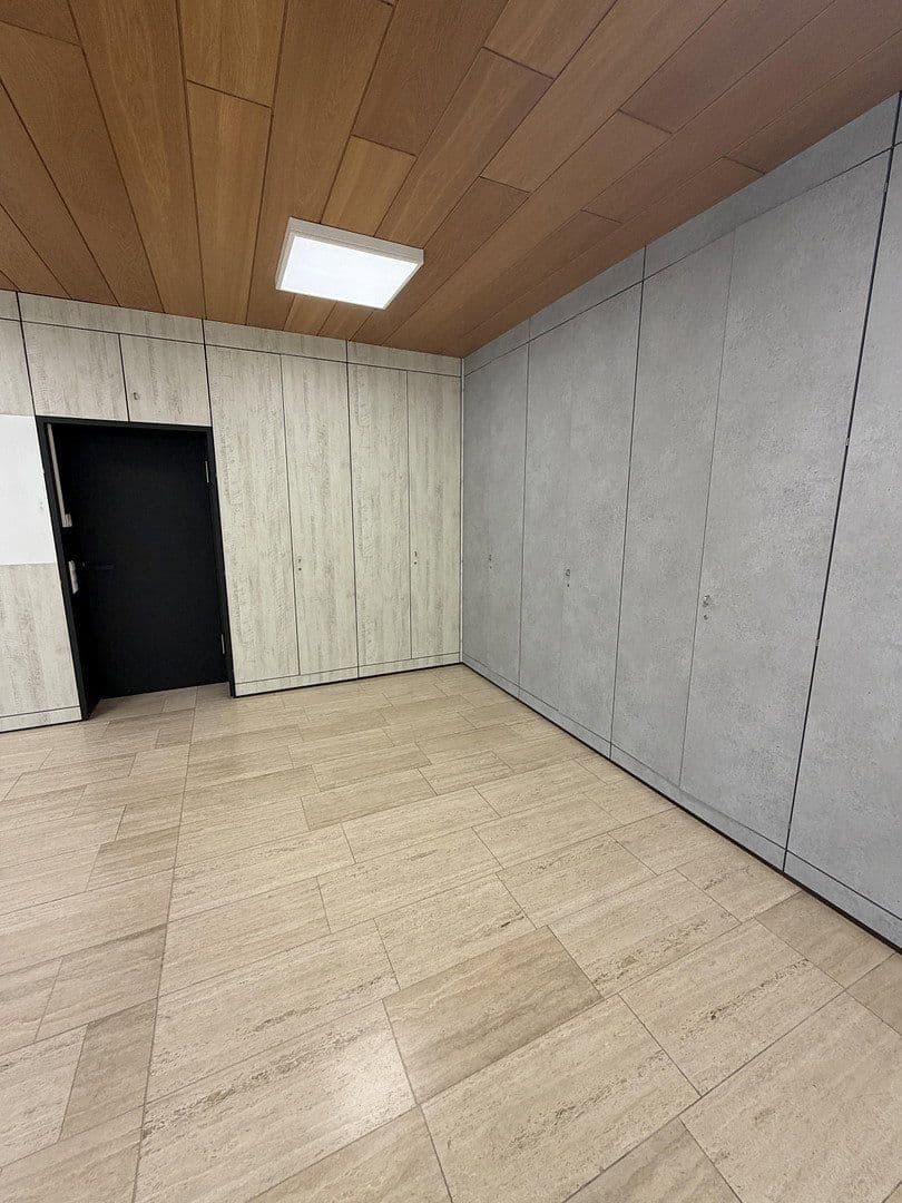 Prenájom nebytového priestoru 400 m², Esslingerstr.18, Altbach, Bádensko-Wurttembersko Prenájom nebytového priestoru 400 m², Esslingerstr.18, Altbach, Bádensko-Wurttembersko