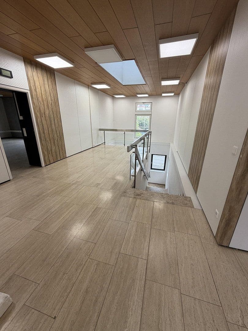 Prenájom nebytového priestoru 400 m², Esslingerstr.18, Altbach, Bádensko-Wurttembersko Prenájom nebytového priestoru 400 m², Esslingerstr.18, Altbach, Bádensko-Wurttembersko