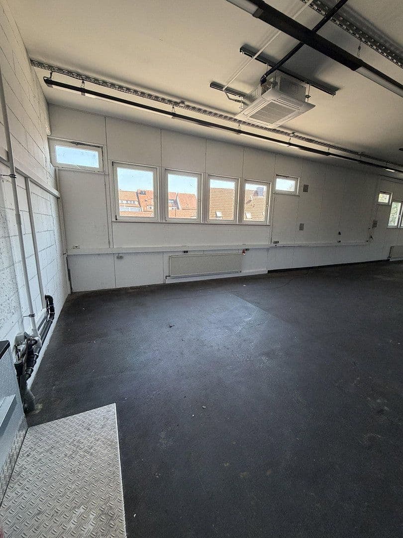 Prenájom nebytového priestoru 400 m², Esslingerstr.18, Altbach, Bádensko-Wurttembersko Prenájom nebytového priestoru 400 m², Esslingerstr.18, Altbach, Bádensko-Wurttembersko