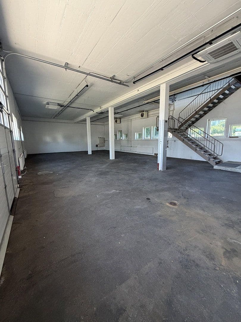Prenájom nebytového priestoru 400 m², Esslingerstr.18, Altbach, Bádensko-Wurttembersko Prenájom nebytového priestoru 400 m², Esslingerstr.18, Altbach, Bádensko-Wurttembersko