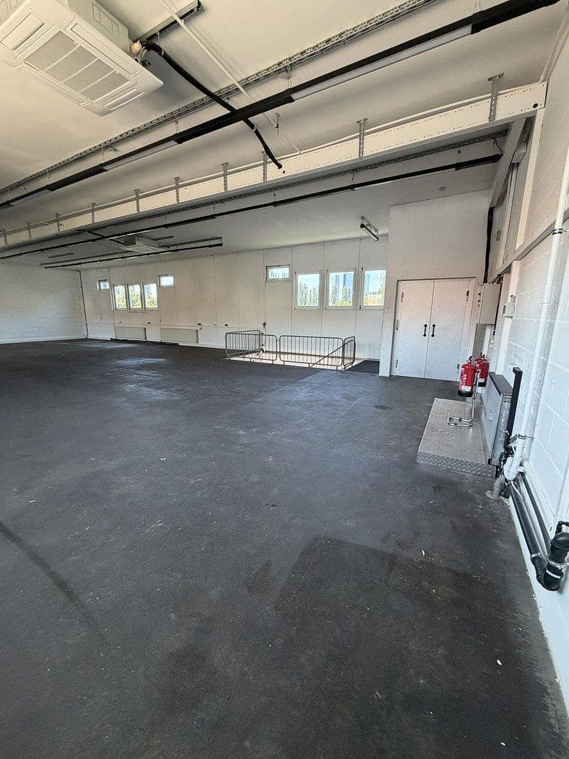 Prenájom nebytového priestoru 400 m², Esslingerstr.18, Altbach, Bádensko-Wurttembersko Prenájom nebytového priestoru 400 m², Esslingerstr.18, Altbach, Bádensko-Wurttembersko