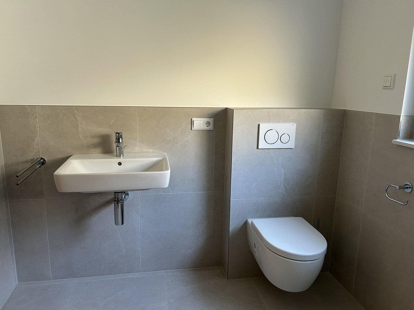 Prenájom bytu 3-izbový 82 m², Agnesstraße 25, Solingen, Severné Porýnie - Westfálsko Prenájom bytu 3-izbový 82 m², Agnesstraße 25, Solingen, Severné Porýnie - Westfálsko