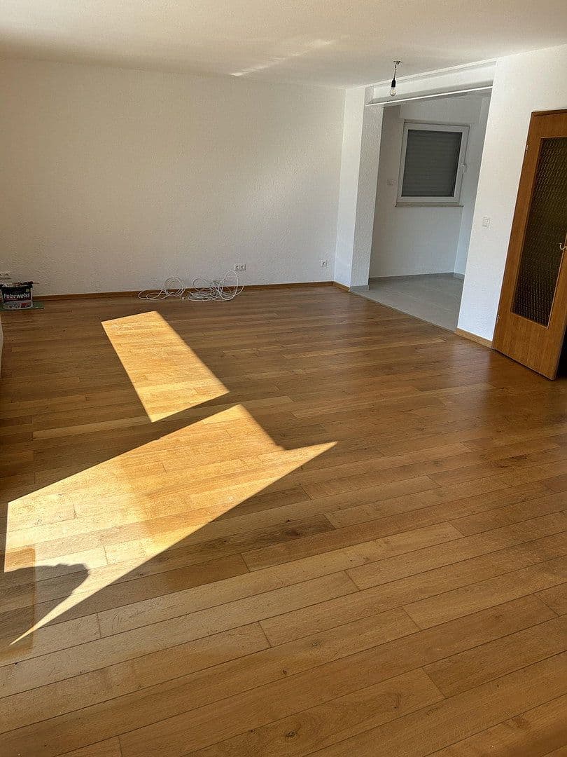 Prenájom bytu 3-izbový 82 m², Agnesstraße 25, Solingen, Severné Porýnie - Westfálsko Prenájom bytu 3-izbový 82 m², Agnesstraße 25, Solingen, Severné Porýnie - Westfálsko