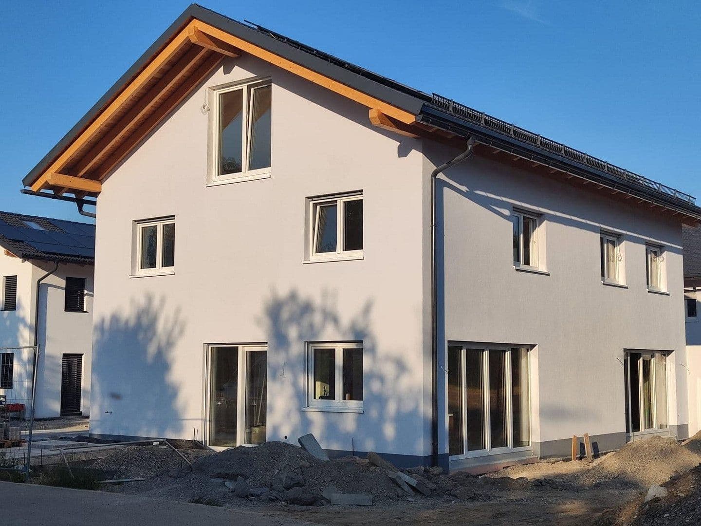 Prenájom bytu 4-izbový 120 m², Prutting, Bavorsko Prenájom bytu 4-izbový 120 m², Prutting, Bavorsko