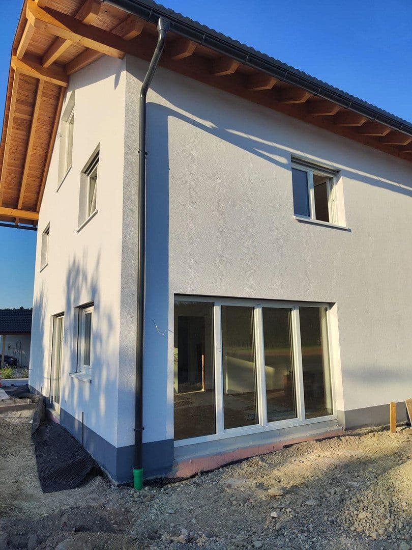 Prenájom bytu 4-izbový 120 m², Prutting, Bavorsko Prenájom bytu 4-izbový 120 m², Prutting, Bavorsko