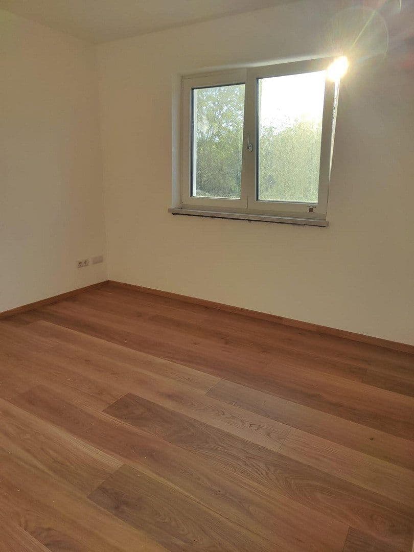 Prenájom bytu 4-izbový 120 m², Prutting, Bavorsko Prenájom bytu 4-izbový 120 m², Prutting, Bavorsko