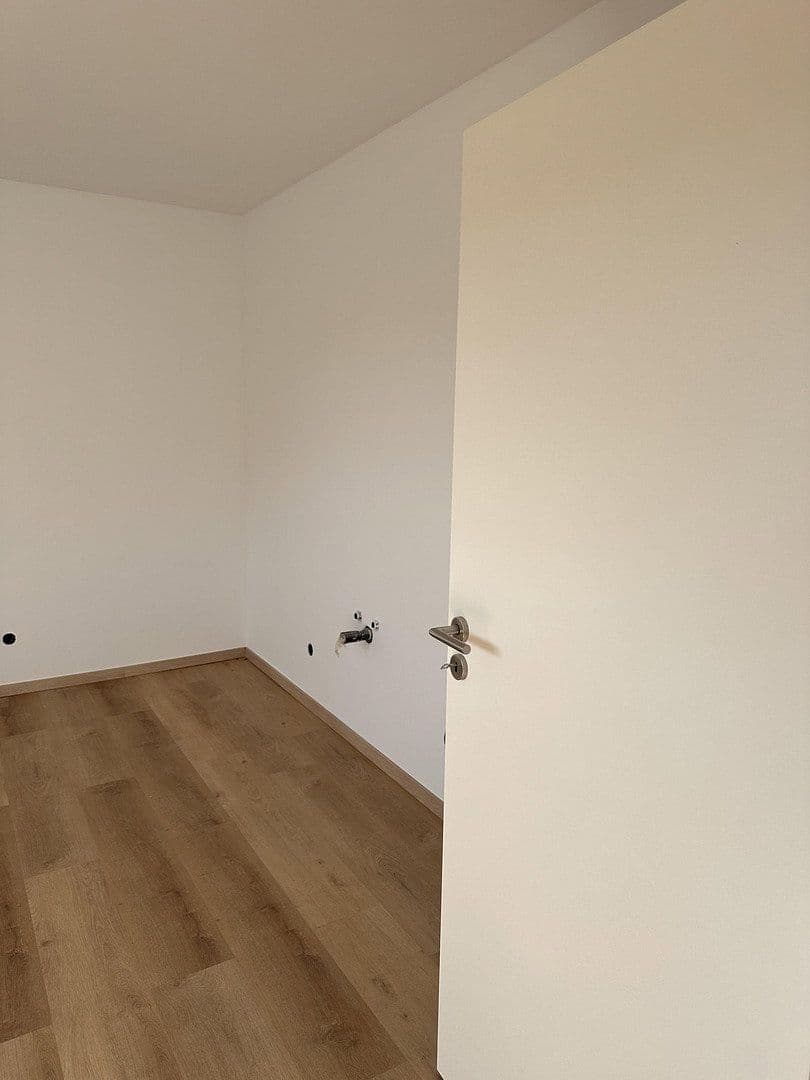 Prenájom bytu 4-izbový 72 m², Köln, Severné Porýnie - Westfálsko Prenájom bytu 4-izbový 72 m², Köln, Severné Porýnie - Westfálsko
