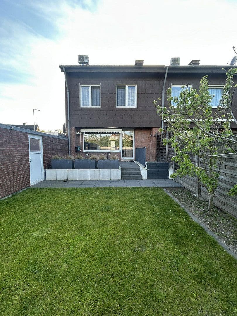 Predaj domu 141 m², pozemek 251 m², Duisburg, Severné Porýnie - Westfálsko Predaj domu 141 m², pozemek 251 m², Duisburg, Severné Porýnie - Westfálsko