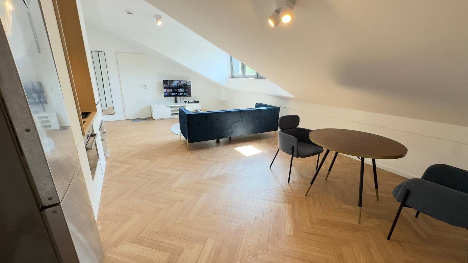 Prenájom bytu 2-izbový 40 m², Stümpflingstraße 5, München, Bavorsko Prenájom bytu 2-izbový 40 m², Stümpflingstraße 5, München, Bavorsko