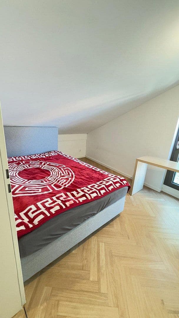 Prenájom bytu 2-izbový 40 m², Stümpflingstraße 5, München, Bavorsko Prenájom bytu 2-izbový 40 m², Stümpflingstraße 5, München, Bavorsko