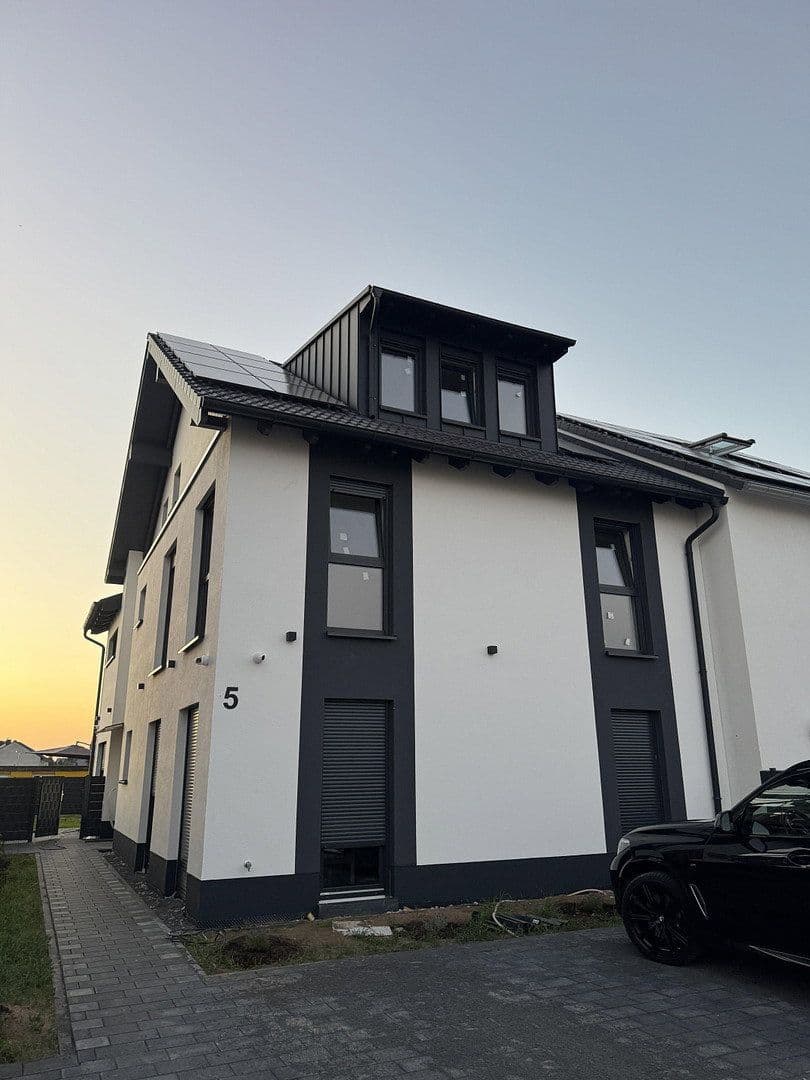 Prenájom bytu 4-izbový 94 m², Sternenstraße 5, Rodenbach, Hesensko Prenájom bytu 4-izbový 94 m², Sternenstraße 5, Rodenbach, Hesensko