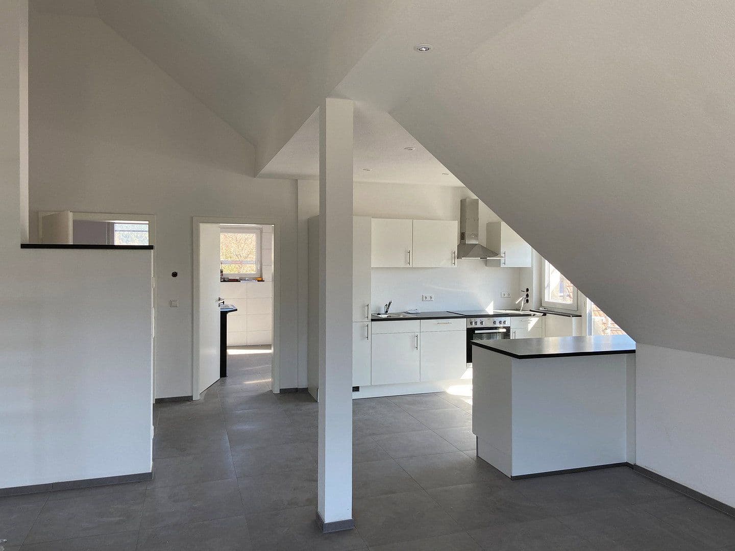 Prenájom bytu 2-izbový 70 m², Tuttlingen, Bádensko-Wurttembersko Prenájom bytu 2-izbový 70 m², Tuttlingen, Bádensko-Wurttembersko