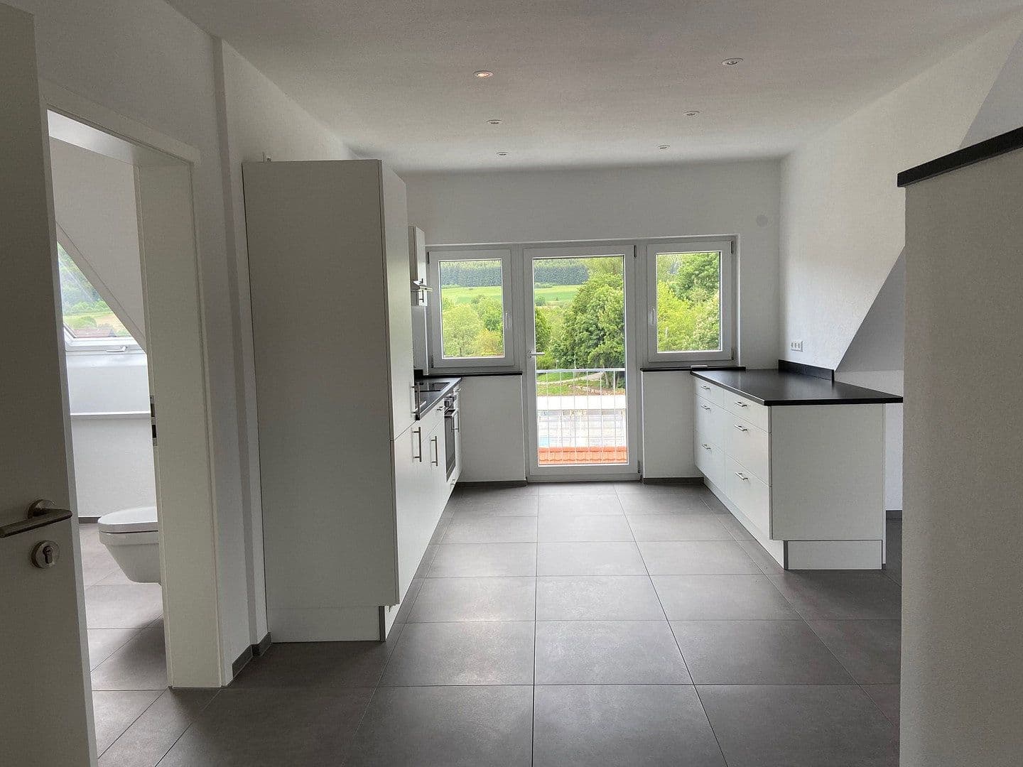 Prenájom bytu 2-izbový 70 m², Tuttlingen, Bádensko-Wurttembersko Prenájom bytu 2-izbový 70 m², Tuttlingen, Bádensko-Wurttembersko