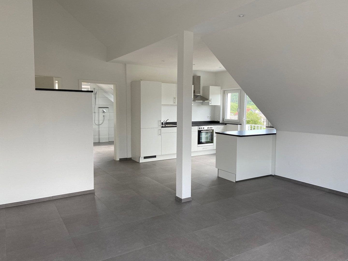 Prenájom bytu 2-izbový 70 m², Tuttlingen, Bádensko-Wurttembersko Prenájom bytu 2-izbový 70 m², Tuttlingen, Bádensko-Wurttembersko