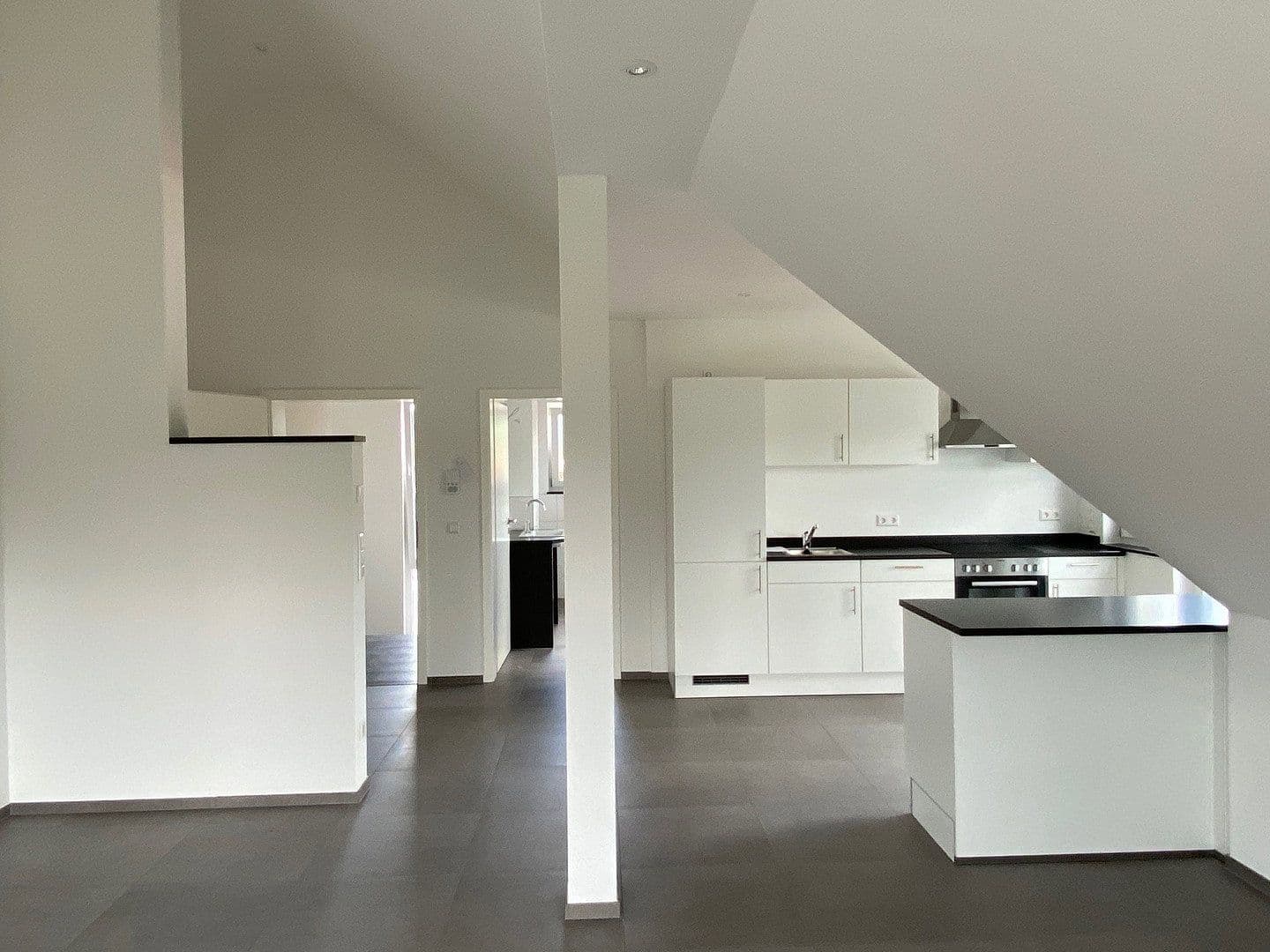 Prenájom bytu 2-izbový 70 m², Tuttlingen, Bádensko-Wurttembersko Prenájom bytu 2-izbový 70 m², Tuttlingen, Bádensko-Wurttembersko