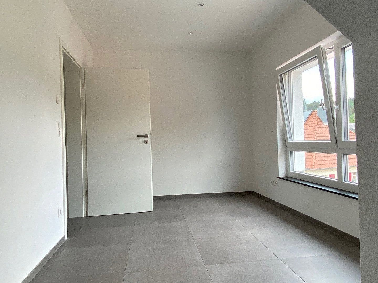 Prenájom bytu 2-izbový 70 m², Tuttlingen, Bádensko-Wurttembersko Prenájom bytu 2-izbový 70 m², Tuttlingen, Bádensko-Wurttembersko